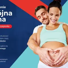 Szczęśliwi rodzice tworzą serce na brzuchu ciężarnej. Kampania informuje, co to jest krztusiec i jak szczepienie chroni matkę i dziecko.